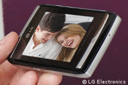 Der Touchscreen des Viewty Smart stellt Fotos gut dar, aber das Navigieren im Internet macht hiermit wenig Spa&szlig;